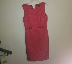 Tahari Coral Sleeveless Midi Dress
